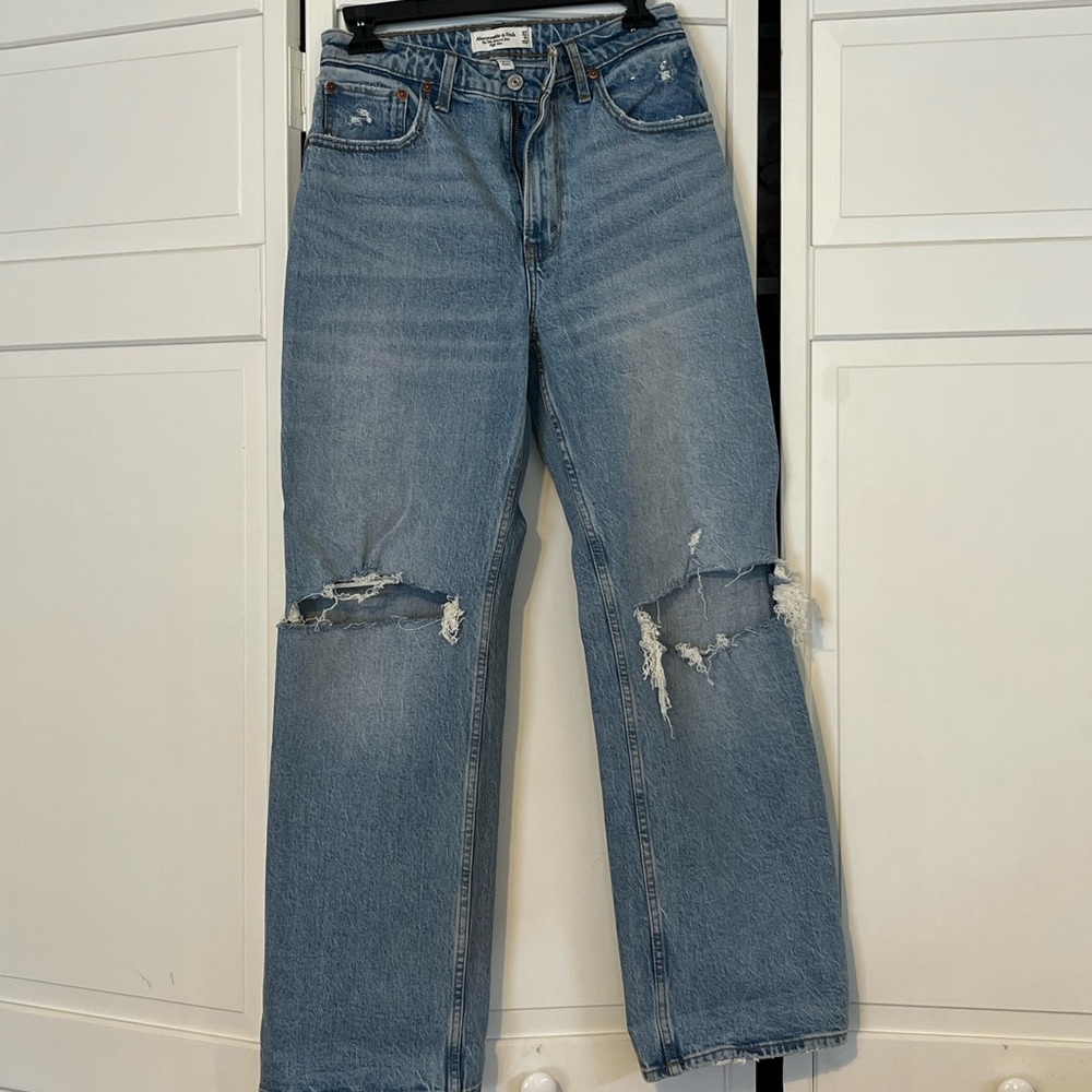 Abercrombie high rise 90’s relaxed jean